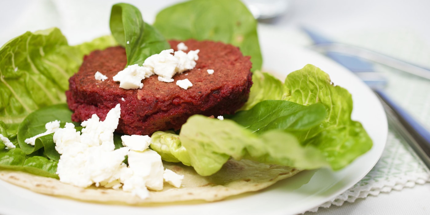 Rosa burger med rotfrukter