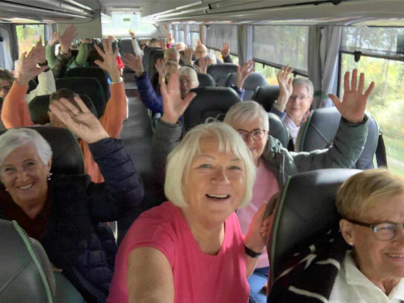 En forventningsfull og glad gjeng fra LHL Hammerfest klar for en spennende 4-dagers tur. Nordkalotten rundt.