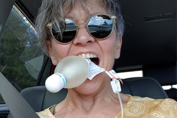 Siri Norderhus, før lungetransplantert, med intravenøs