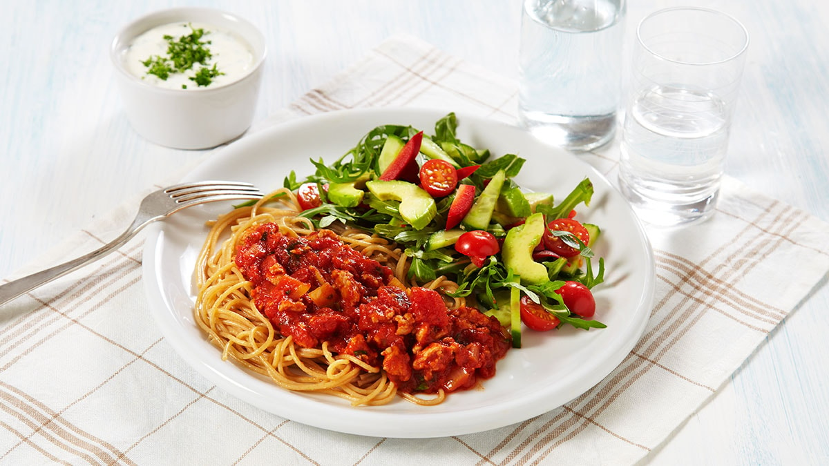 Spagetti kyllingkjøttsaus og salat | LHL