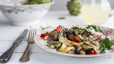 Salat med grillede grønnsaker