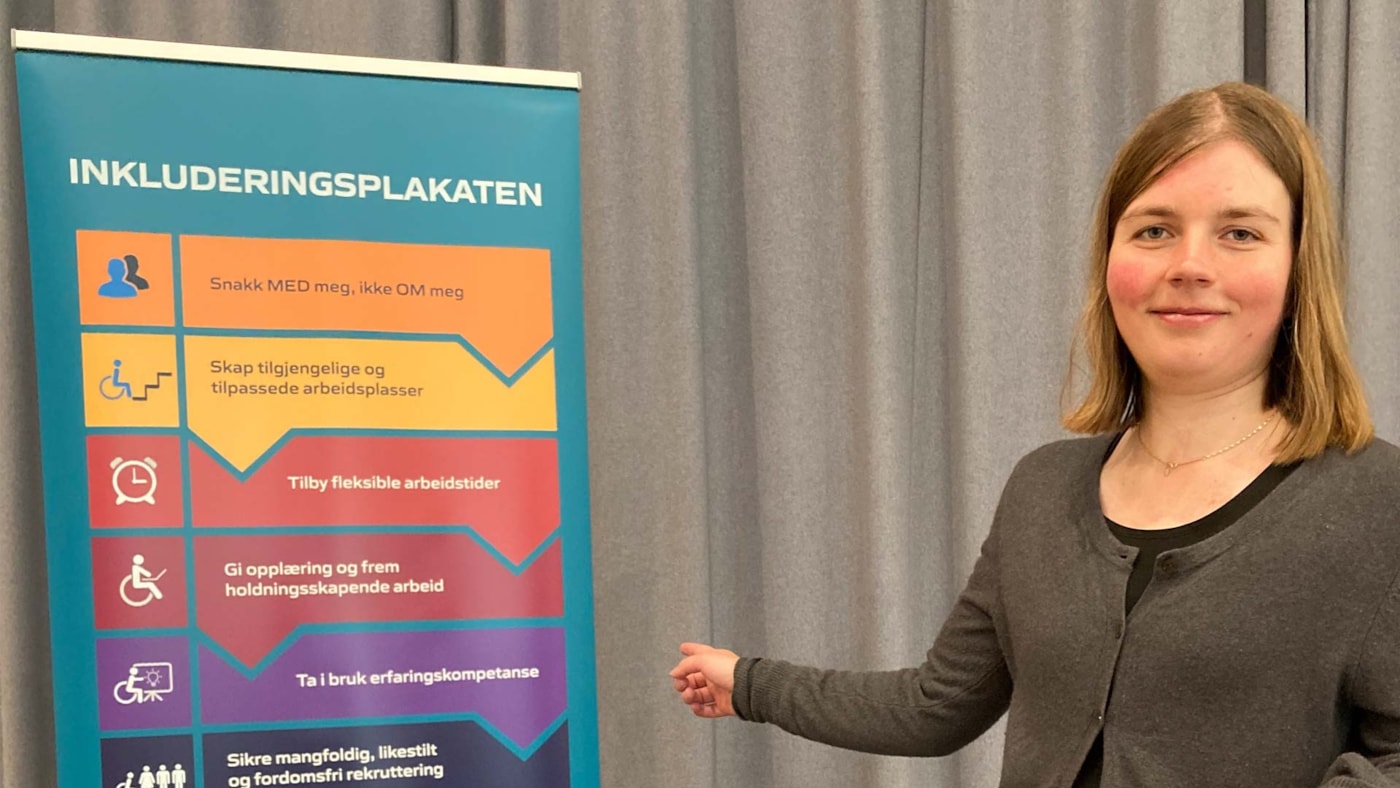Signe Karlsen Bøvolden ved inkluderingsplakaten