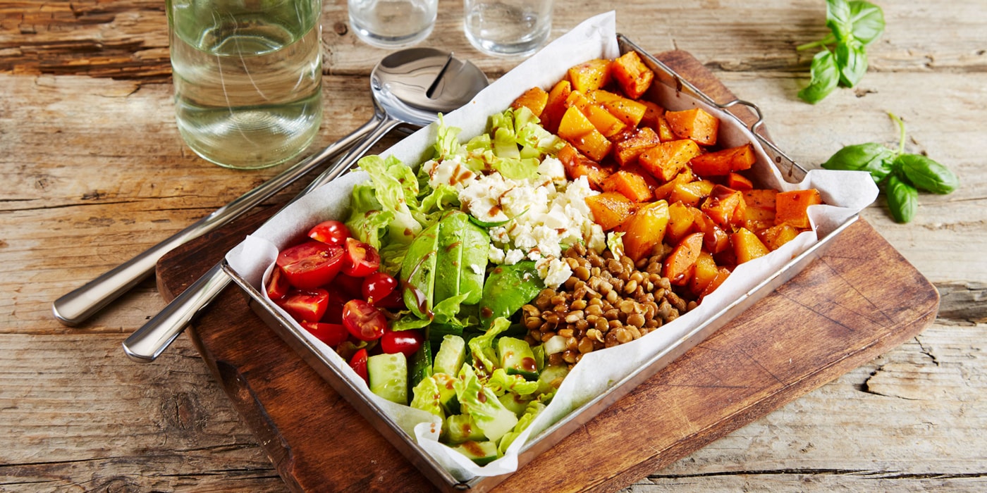 Salat med ovnsbakte grønnsaker