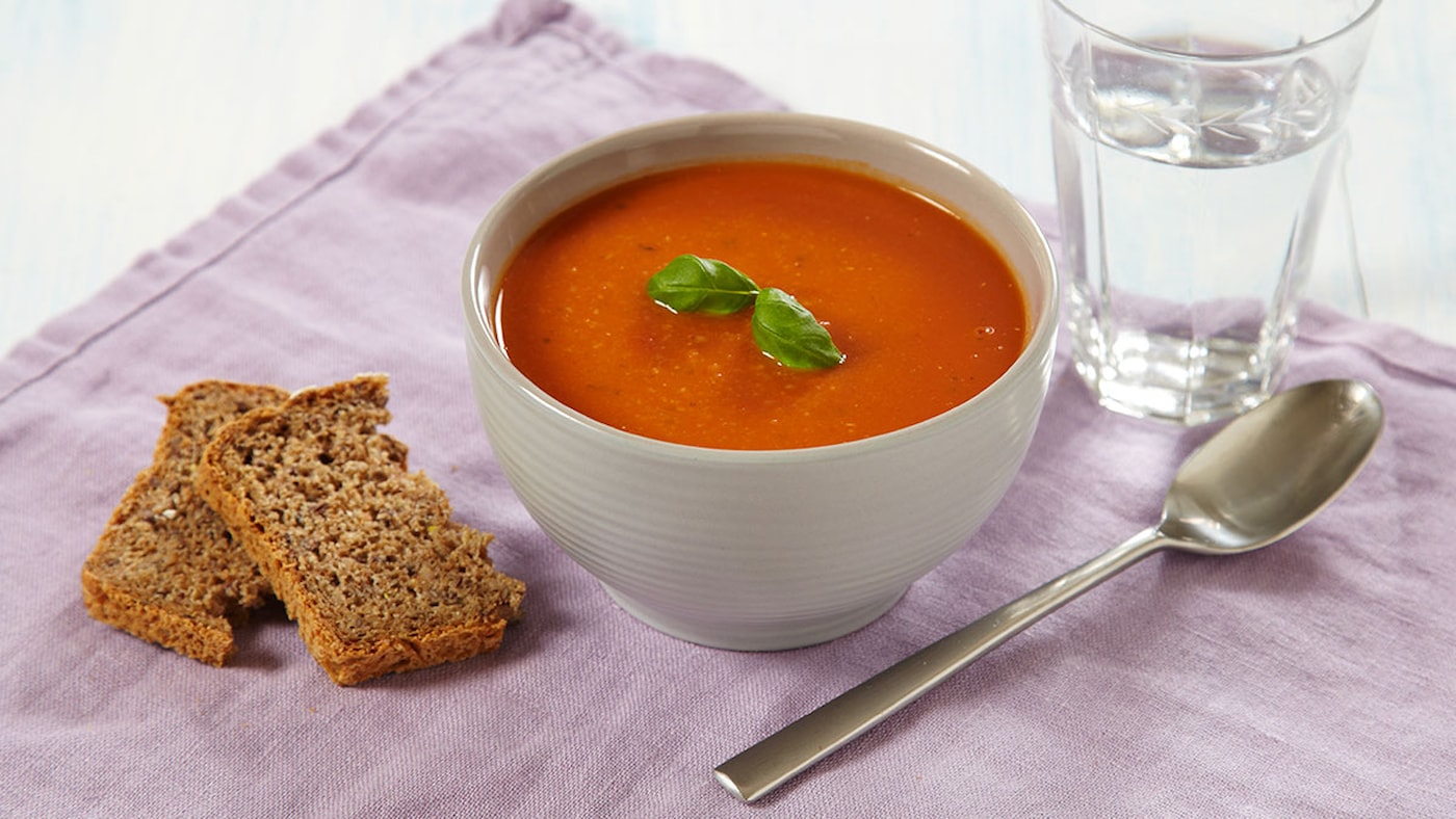 Rød linsesuppe med gulrot og byggryn