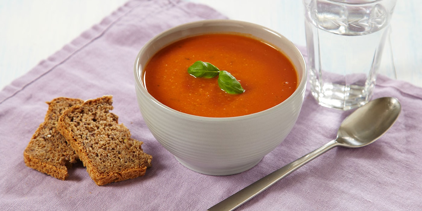 Rød linsesuppe med gulrot og byggryn