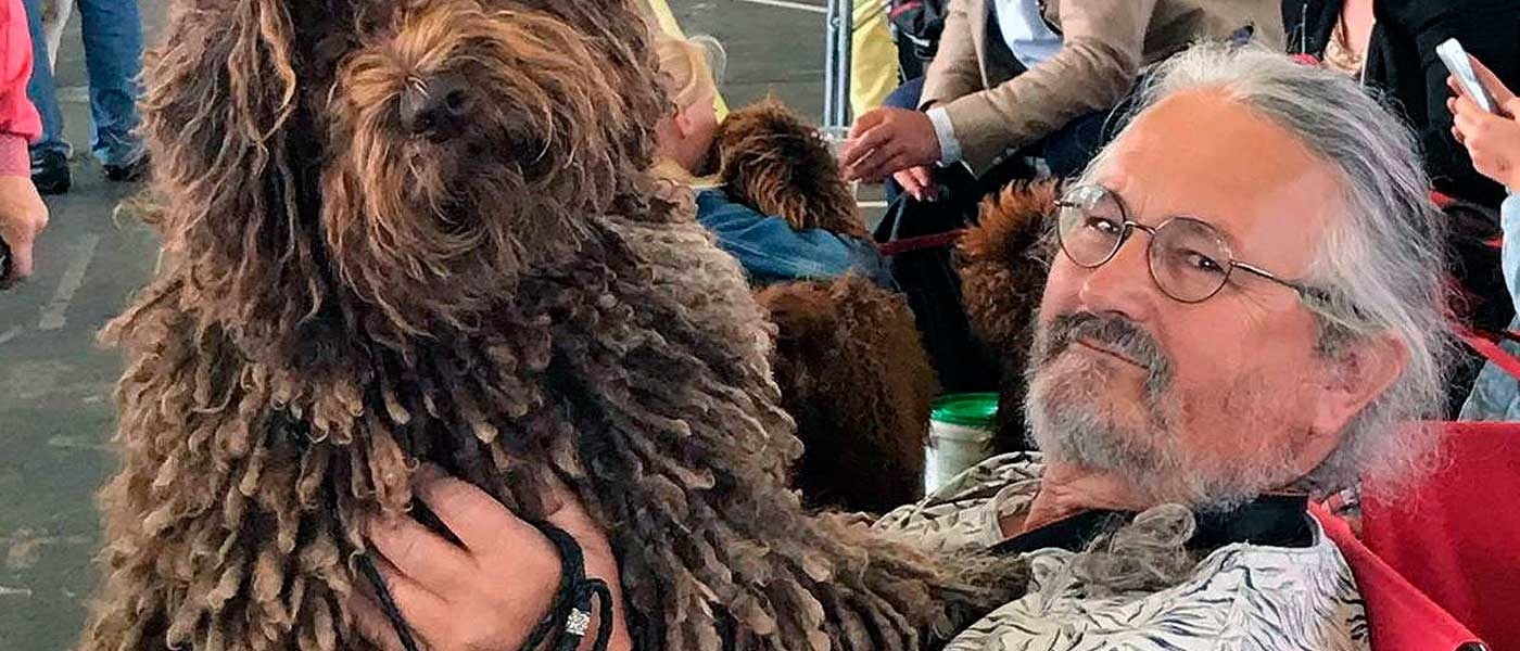 Bilde av Johnny Donné med hunden