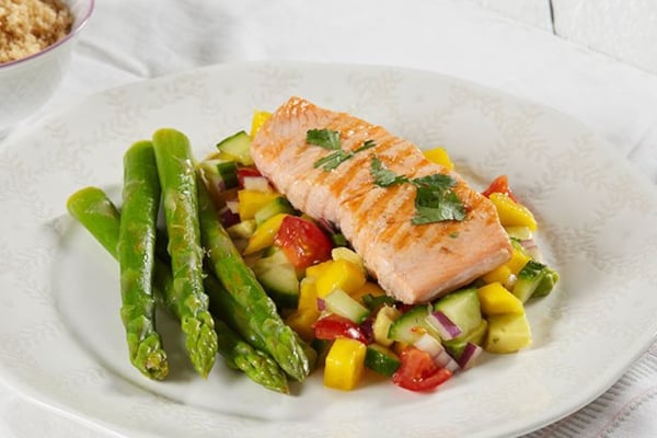 Laks med mangosalsa