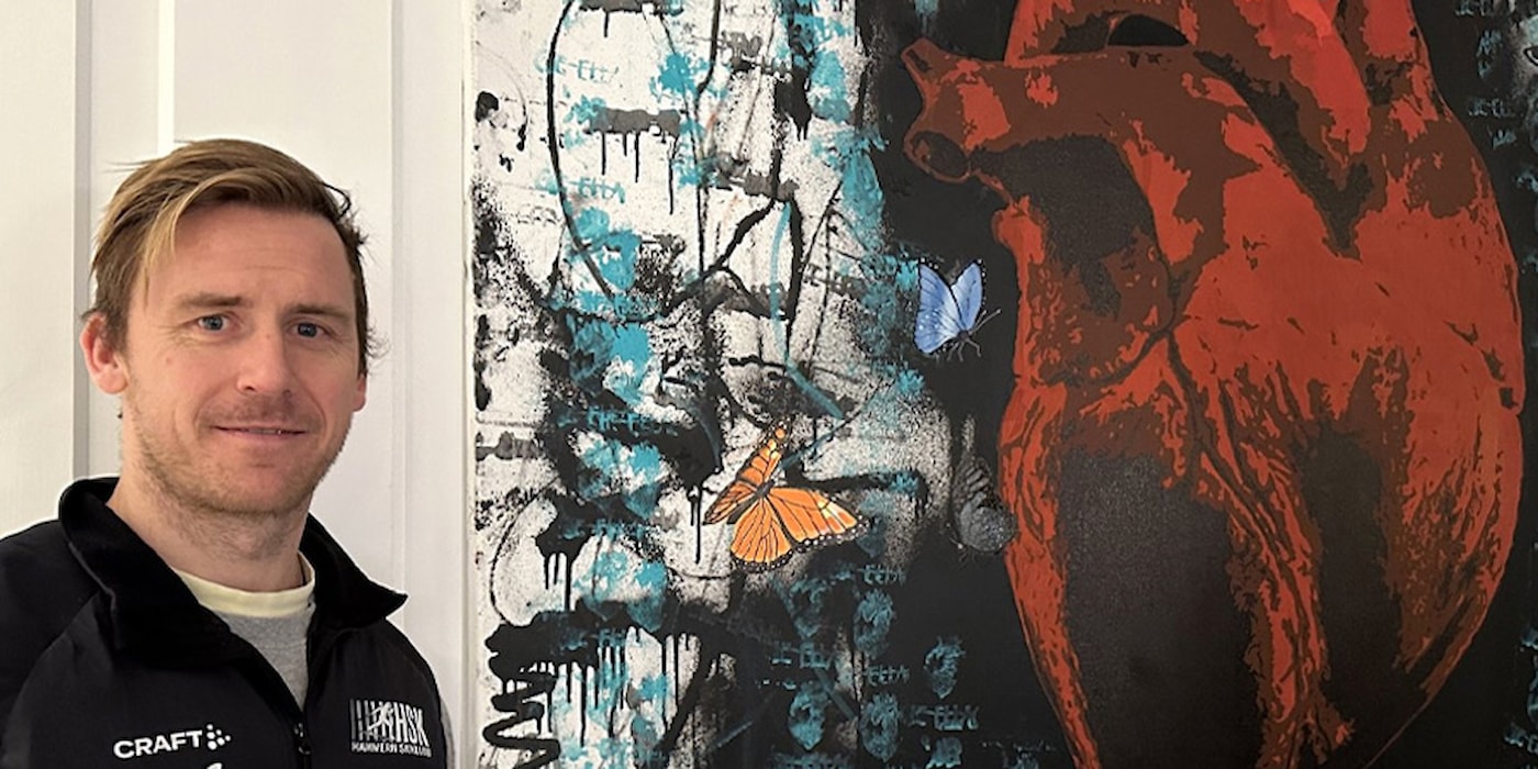 Carl-Erik Torp foran hjertekunst