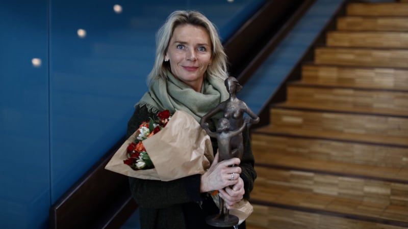 Klinikksjef Kathi Sørvig mottok æresprisen på vegne av Sunnaas sykehus på LHLs landsmøte
