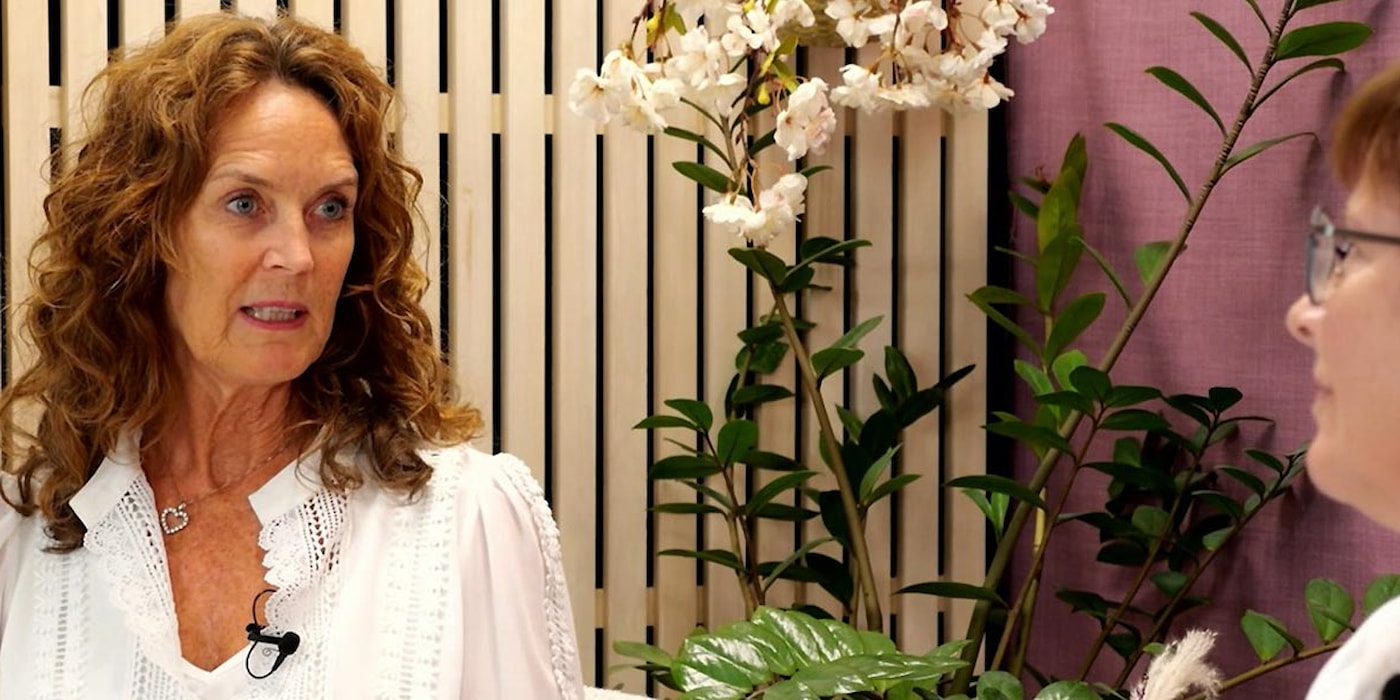 Bilde av Hilde Magelssen og Marita Lysstad Bjerke under innspilling av webinar