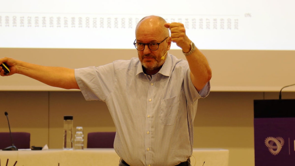Gunnar Bovim holder tale til landsmøtet