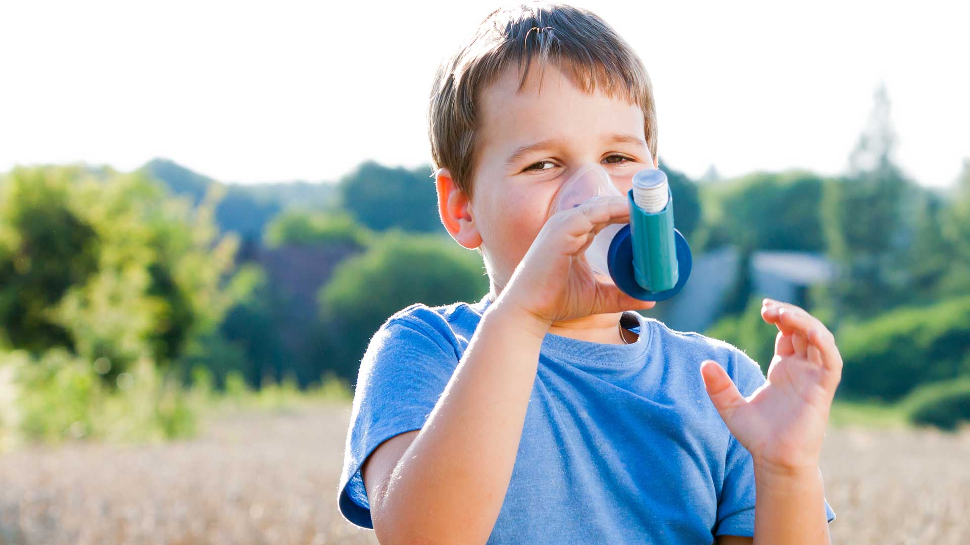 Развитие астмы у детей. Бронхиальная астма. Дети астматики. Дошкольники с бронхиальной астмой. Мальчик с астмой.
